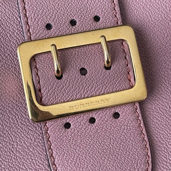Burberry Pink Leather Buckle Camera Bag Authentic - Picture 2 of 10